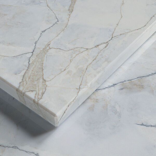 Calacatta Translucent 700 искусственный камень