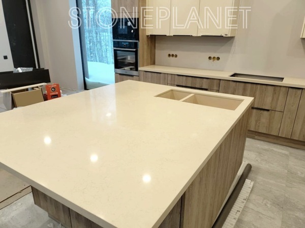 Столешница из искусственного камня Radianz KR217 Kiani Cream 40мм