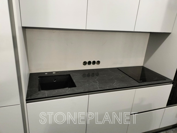 Столешница из кварцевого камня Stillstone Rhodesia Black (5)